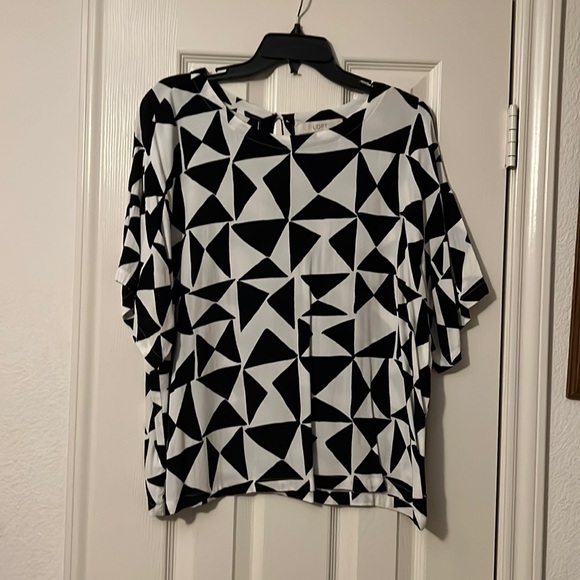 LOFT Tops - Short Sleeve black and white blouse